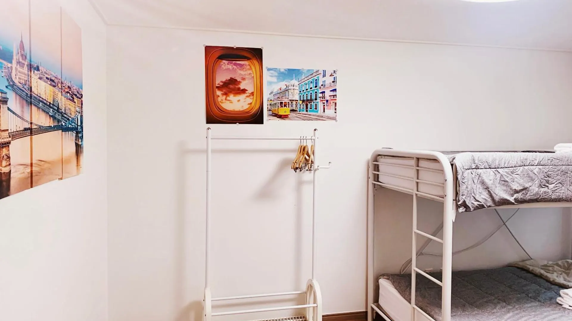 Despacito Oasis - 2 Private Bathroom Max 6 Beds Seul 0*,  Korea Południowa